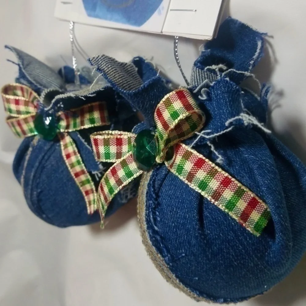 Tasty Raw Edge Denim Holiday Bulbs Ornament Set